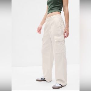 NWT GAP Twill Loose Cargo Pants Size 2 Regular